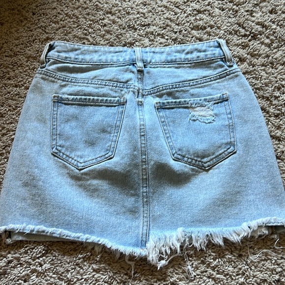 Pacsun light denim mini skirt size 24 with rips - Picture 2 of 3